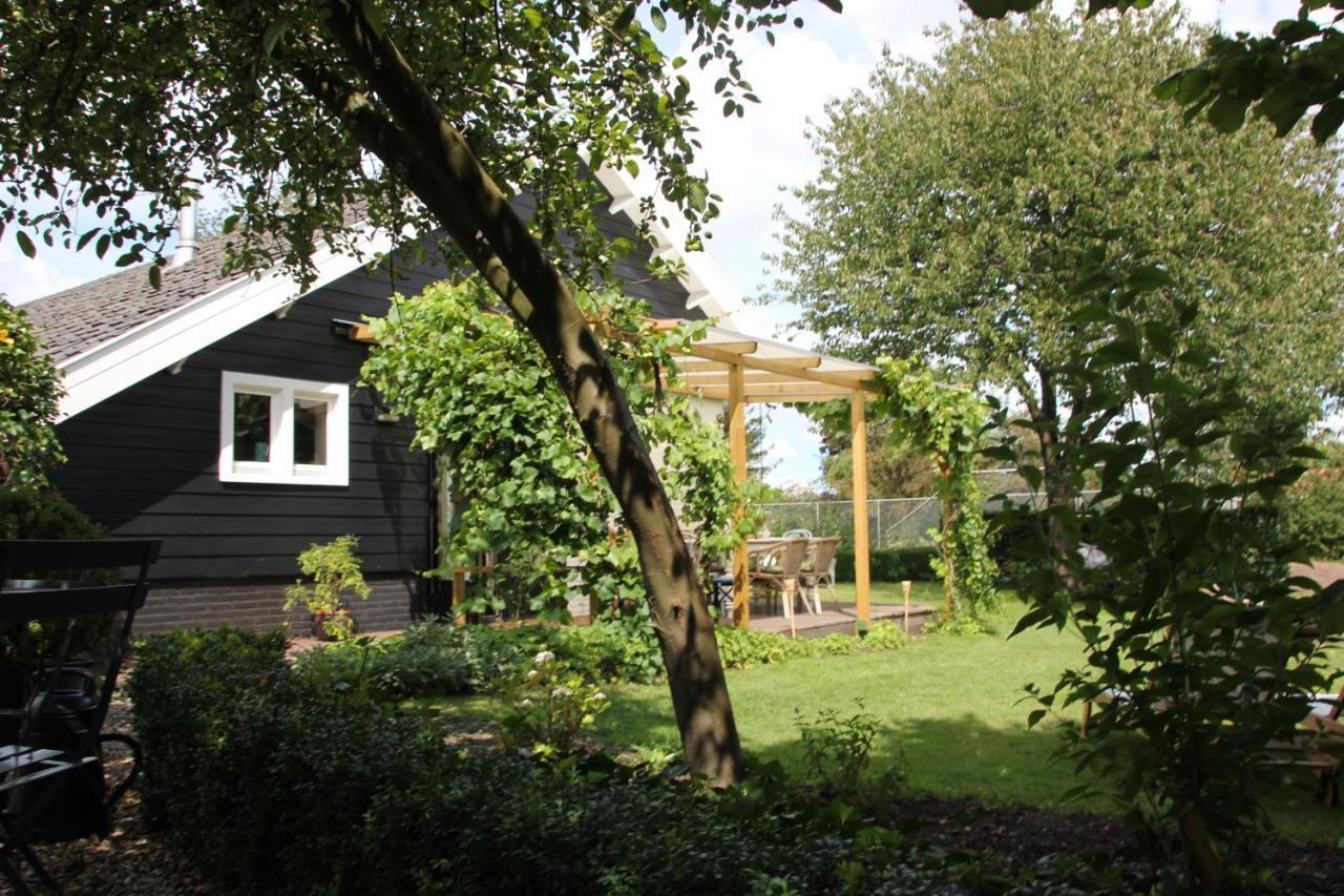 Вилла Familiehuis De Betuwe Met Prive Kunstgras Tennisbaan En Sauna Erichem Экстерьер фото